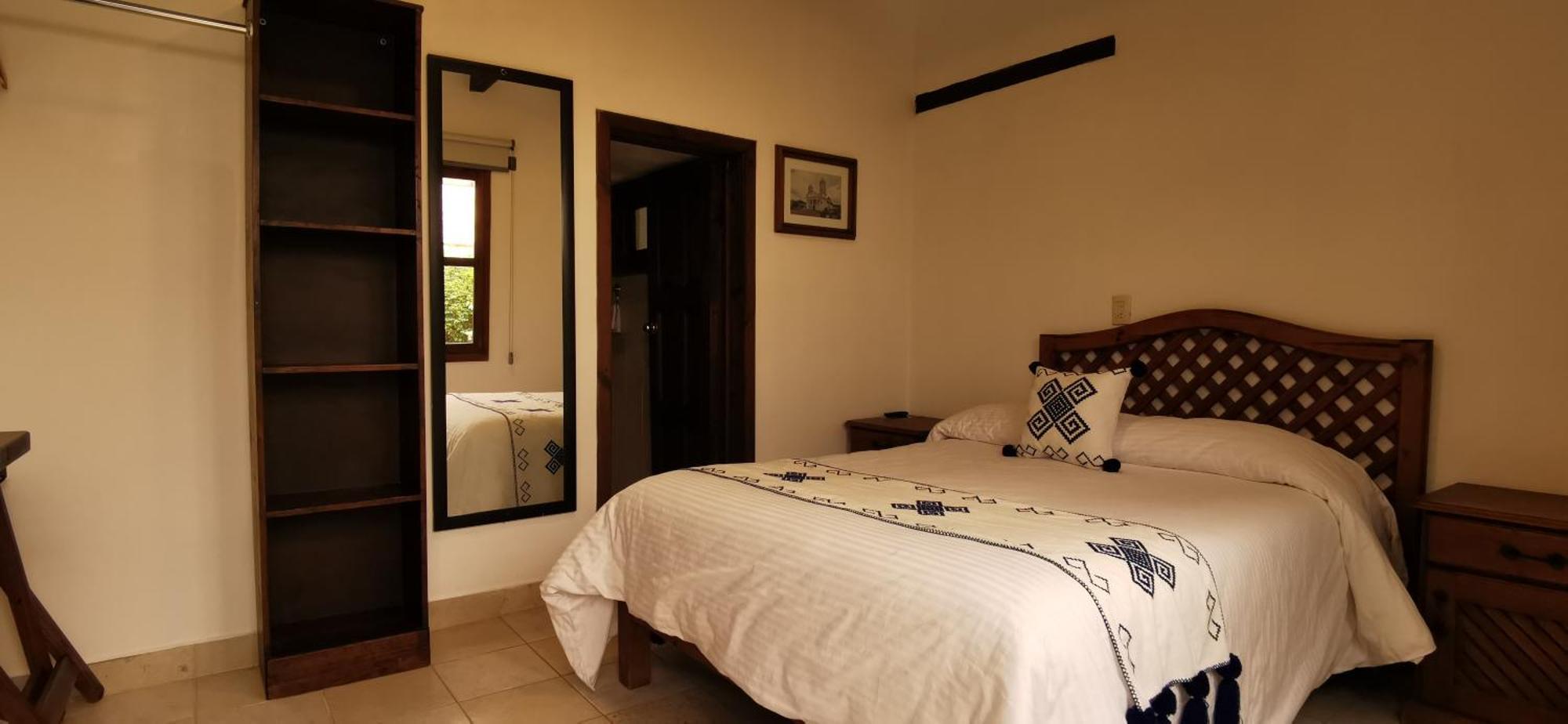 Hotel Ocho Barrios Сан-Кристобаль-де-Ла-Касас Экстерьер фото
